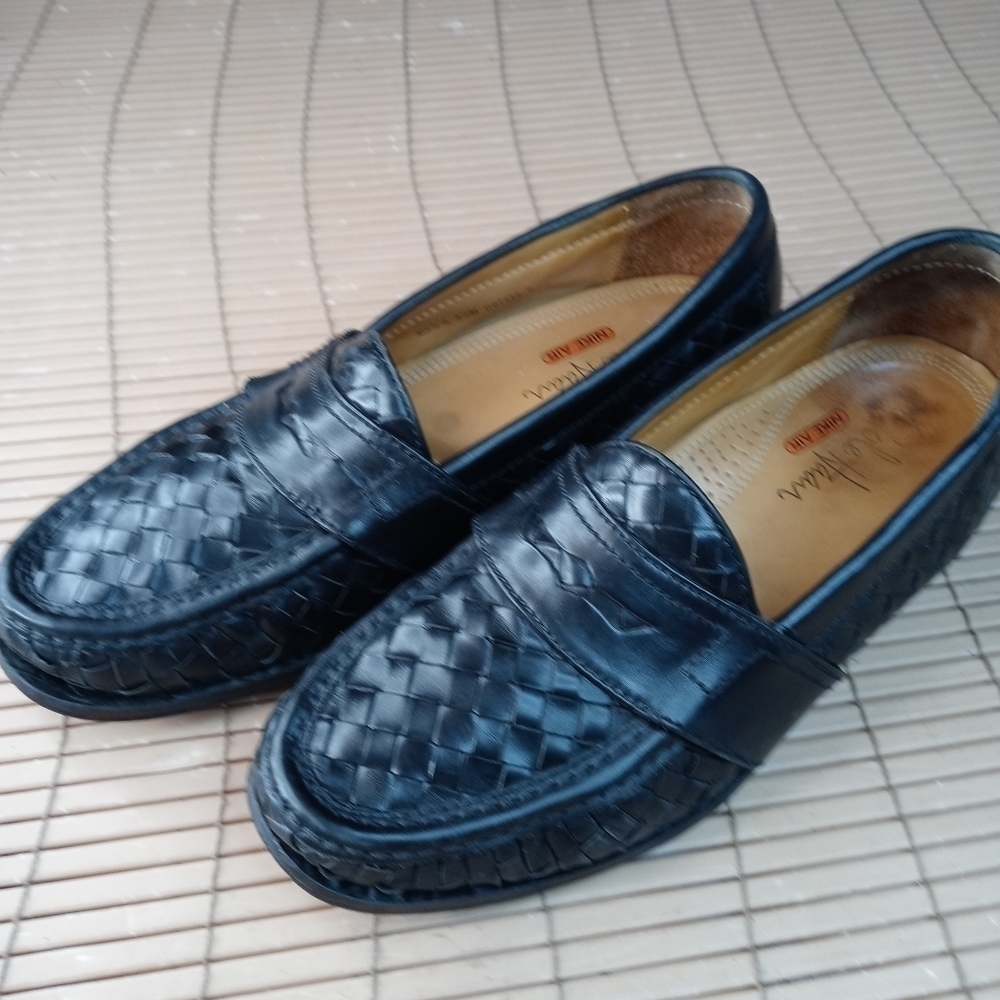 Cole Haan NkeAir men's black woven leather penny loafers. Mismatched. Right shoe